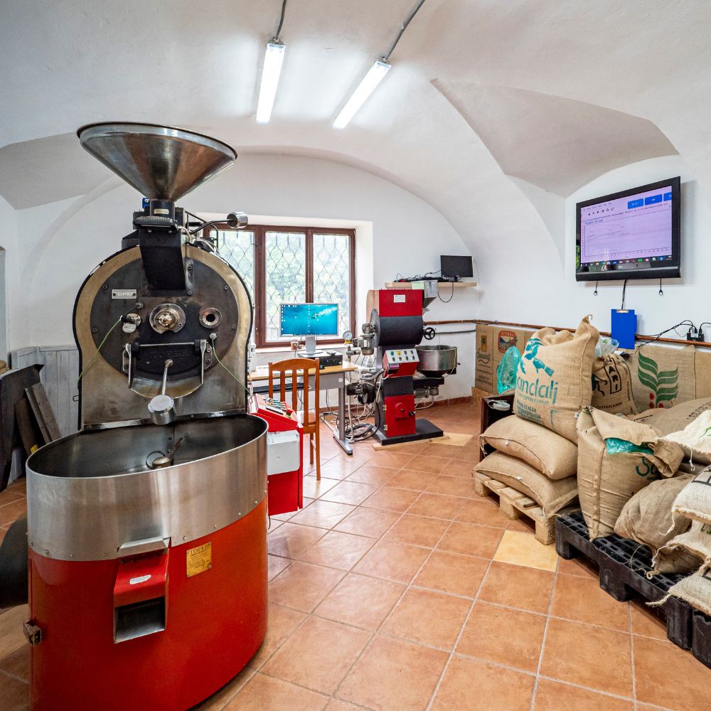 Čerstvě pražená káva Brasilia z pražírny Johnny Coffee na Moravě