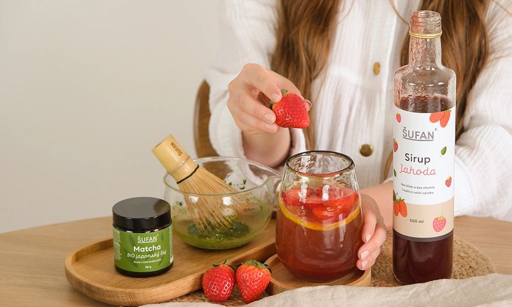 Jahodový sirup Šufan – využití do limonád, drinků a jahodové matcha latte
